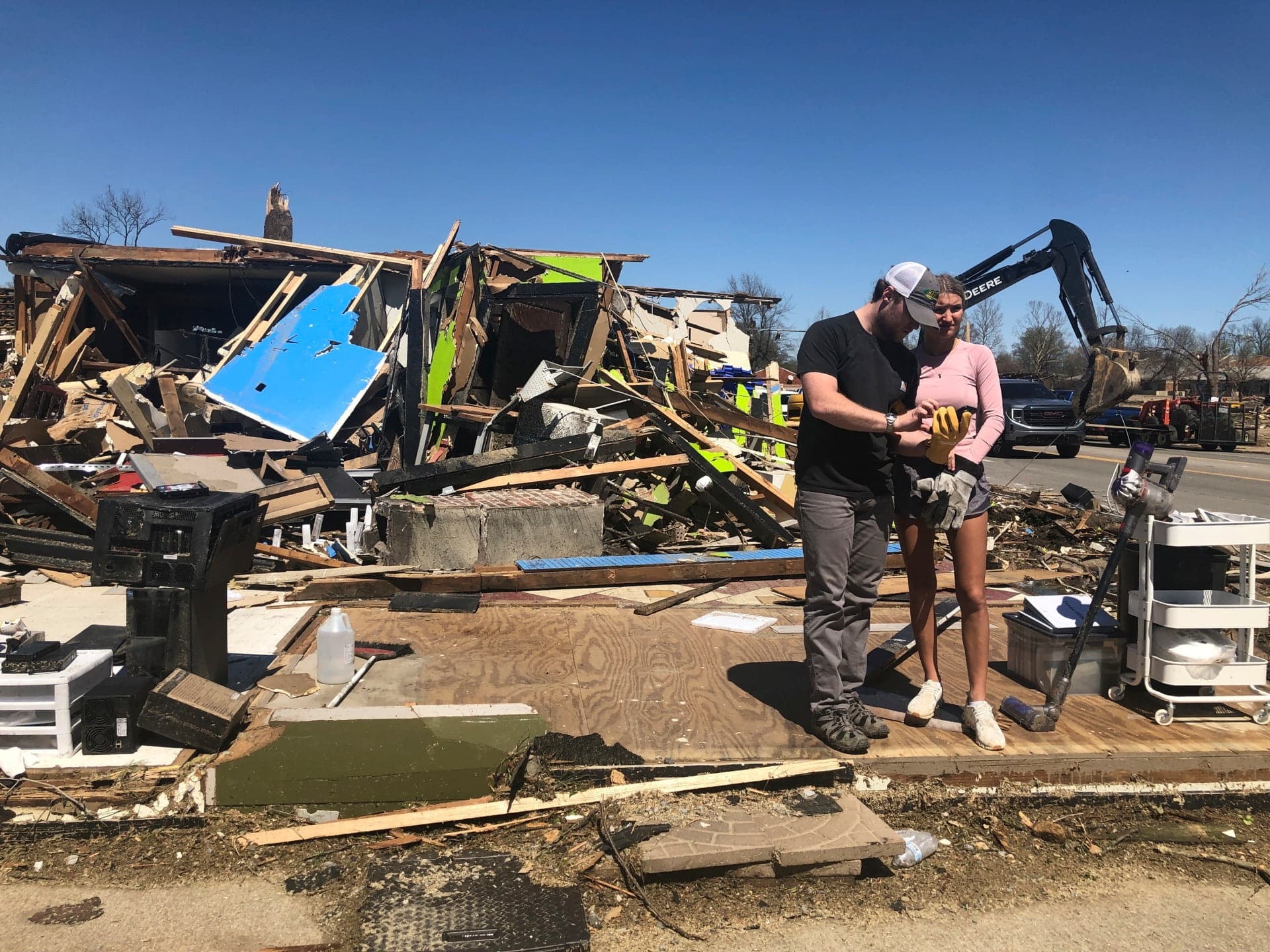 Tornadele mortale lasă urme de devastare în statele americane