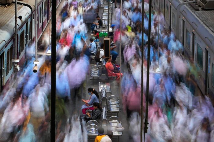 India va avea cu 2,9 milioane de locuitori mai mulți decât China până la jumătatea anului 2023: ONU | Știri demografice AP23094583043688