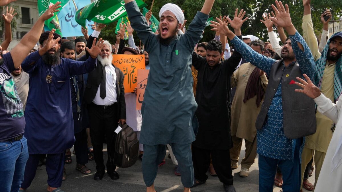 Un chinez acuzat de blasfemie în Pakistan a fost arestat AP23107412221339 1681899806