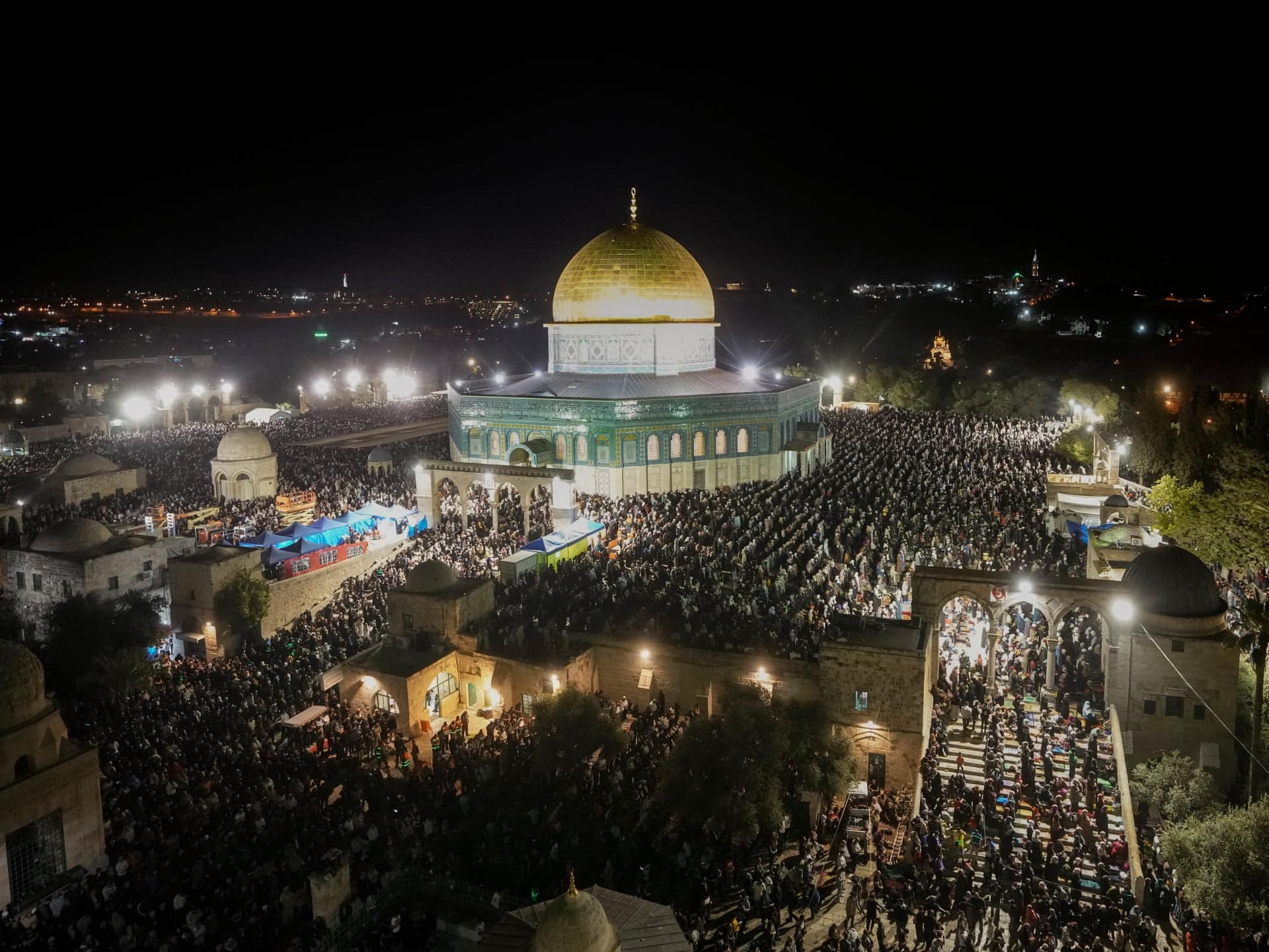 Pentru palestinieni, cea mai sfântă noapte de Ramadan începe la punctul de control