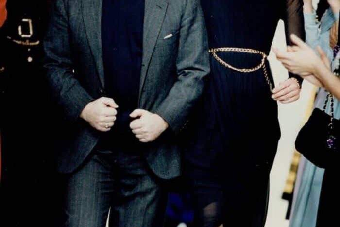 Oaspetii Met Gala se concureaza pentru Karl Lagerfeld vintage