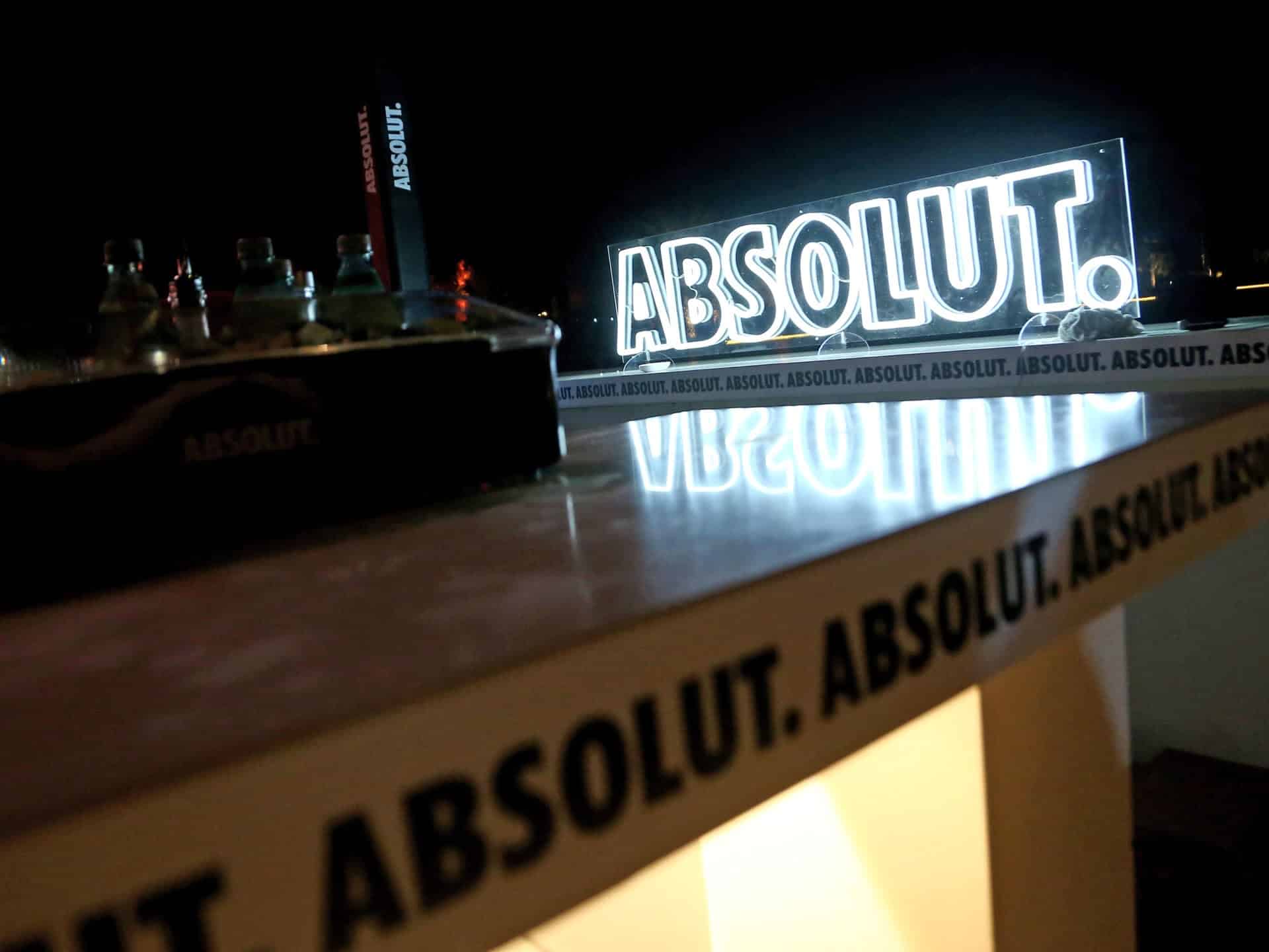 Compania Vodca Absolut suspendă exporturile către Rusia