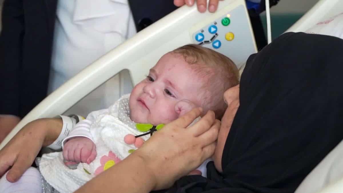 Bebeluşul misterios s-a reunit cu mama ei la 54 de zile după cutremurele din Turcia