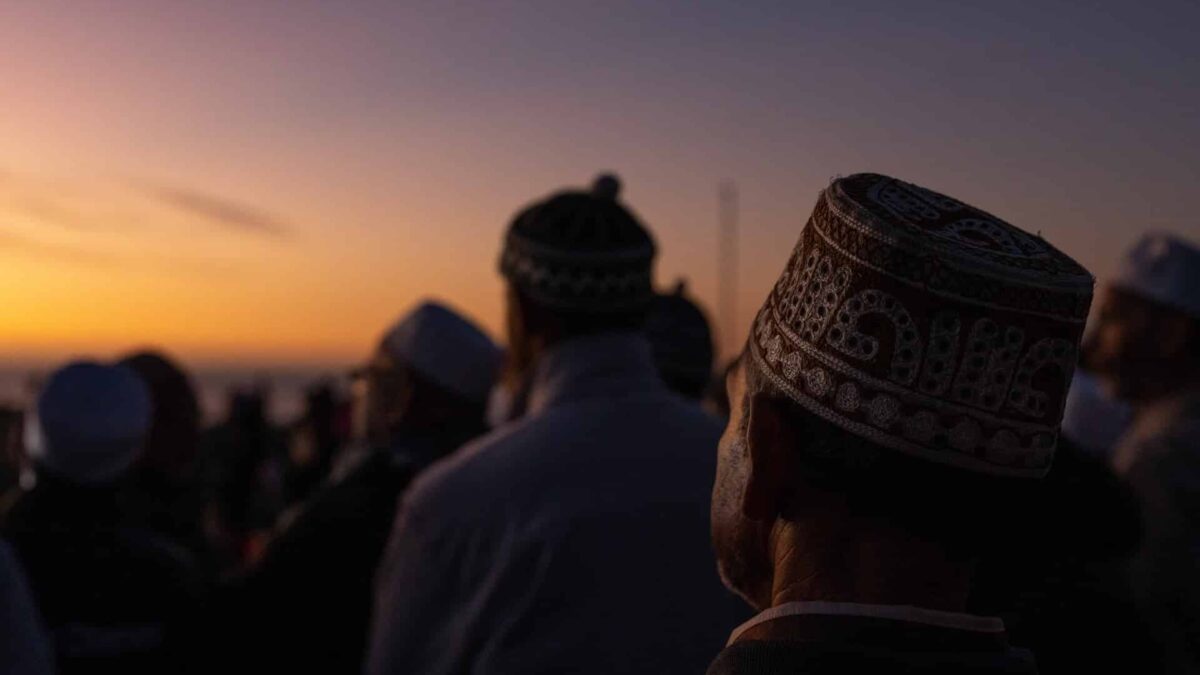 În căutarea Ramadanului, oamenii din Africa de Sud aşteaptă să vadă luna maankykers aj bc 20518