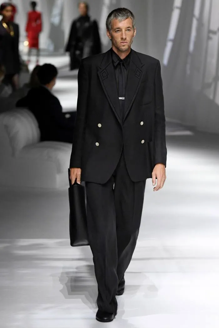 Joel Frampton în show-ul Fendi SS21