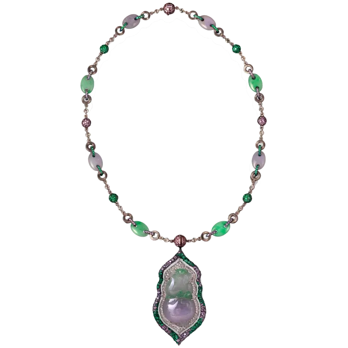 Pandantiv/broșă și colier Carnet violet-verde în formă de tărtăcuță, platină, diamant, smarald și safir violet