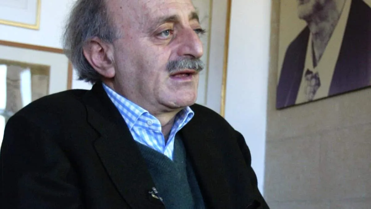 2005-03-17T000000Z_1675405229_RP6DRMRUMIAC_RTRMADP_3_LEBANON-JUMBLATT-1685019501.jpg