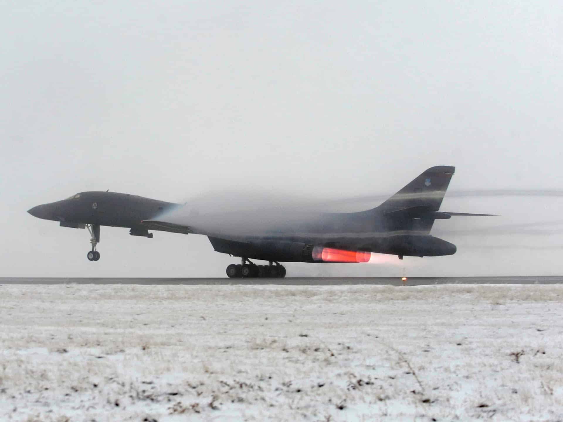 Rusia spune că avionul Su-27 a fost trimis pentru a preveni avioanele americane să încalce granița