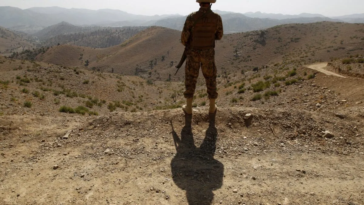 2017-10-18T133615Z_1254844327_RC1BA16BCAE0_RTRMADP_3_PAKISTAN-AFGHANISTAN-1683210888.jpg