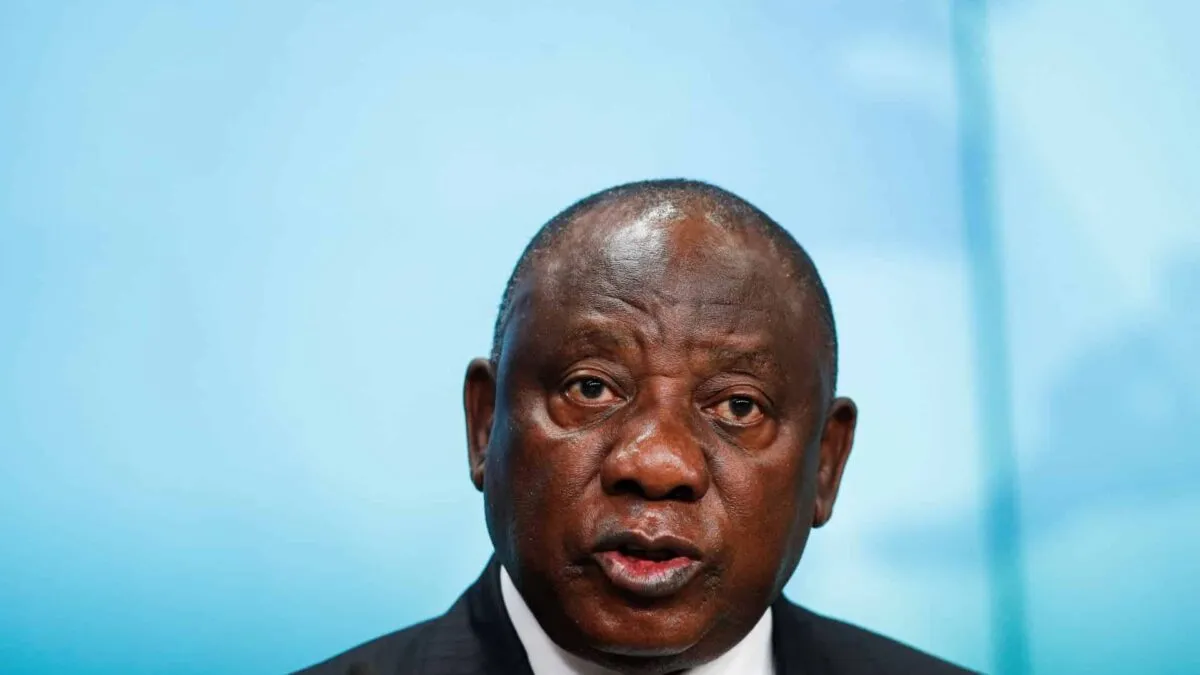2022-02-18T091024Z_1191516318_RC28MS98GH0Y_RTRMADP_3_EU-AFRICA-SUMMIT.jpg