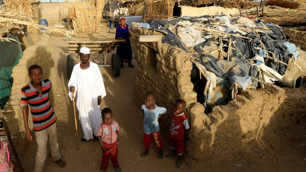 2022-04-25T000000Z_497132791_RC2CUT9UMWXC_RTRMADP_3_SUDAN-DARFUR.jpg