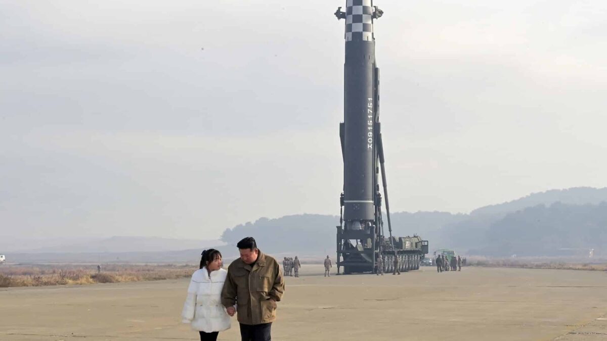 2022-11-18T220635Z_1930256164_RC2IOX9DGVMQ_RTRMADP_3_NORTHKOREA-MISSILES.jpg