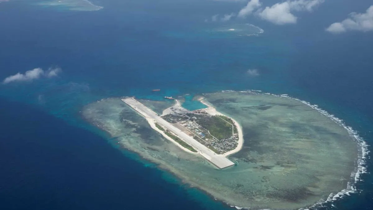2023-03-10T062234Z_2096625239_RC22QZ95YOJN_RTRMADP_3_SOUTHCHINASEA-PHILIPPINES-1685485049.jpg