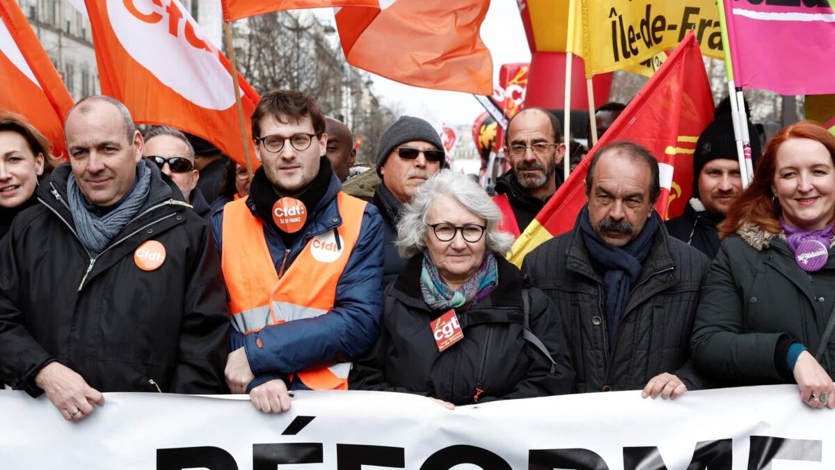 2023-03-11T125745Z_1245065351_RC2ORZ9214IW_RTRMADP_3_FRANCE-PENSIONS-PROTEST.jpg
