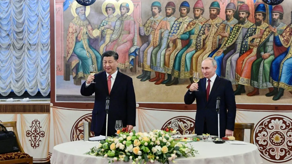 2023-03-21T182649Z_1664060921_RC2IYZ97IJCP_RTRMADP_3_CHINA-RUSSIA-DIPLOMACY-XI-PUTIN-1683474149.jpg