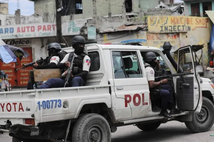 2023-04-26T020211Z_1466001817_RC2SL0ACIYXY_RTRMADP_3_HAITI-VIOLENCE-1683130230.jpg