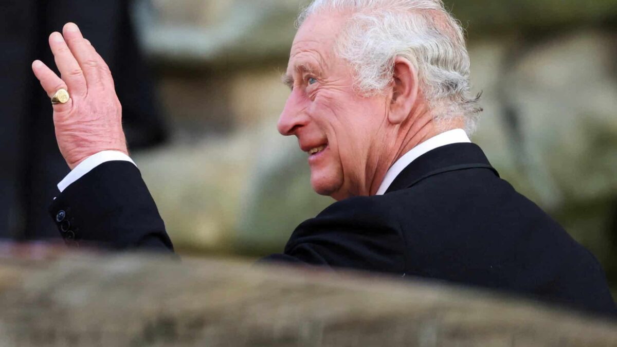2023-04-27T230151Z_2088516057_RC2Y80A0ZNVM_RTRMADP_3_BRITAIN-ROYALS-CORONATION-ALBUM-1682691169.jpg