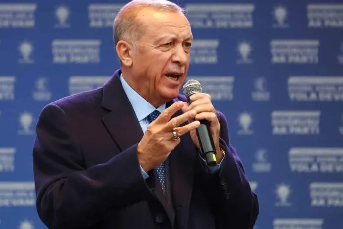 2023-05-12T142225Z_1215579631_RC22X0AUKB4E_RTRMADP_3_TURKEY-ELECTION-1683902541.jpg