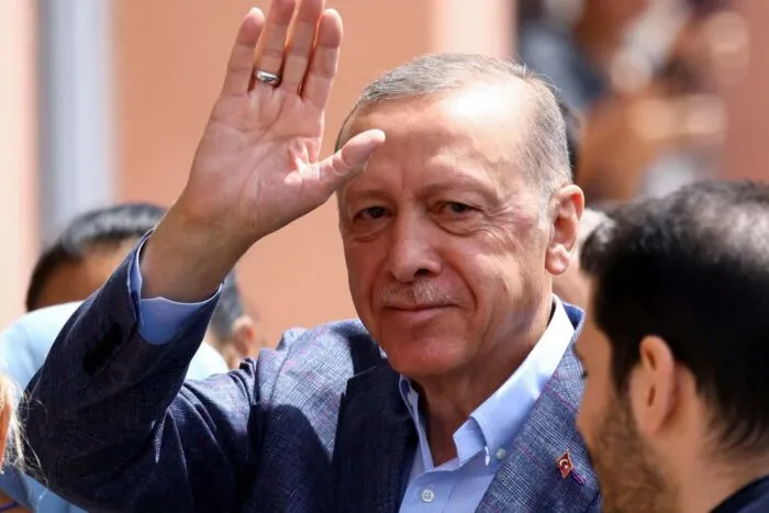 2023-05-14T085607Z_166218352_RC28Y0A33JFA_RTRMADP_3_TURKEY-ELECTION-1684083494.jpg