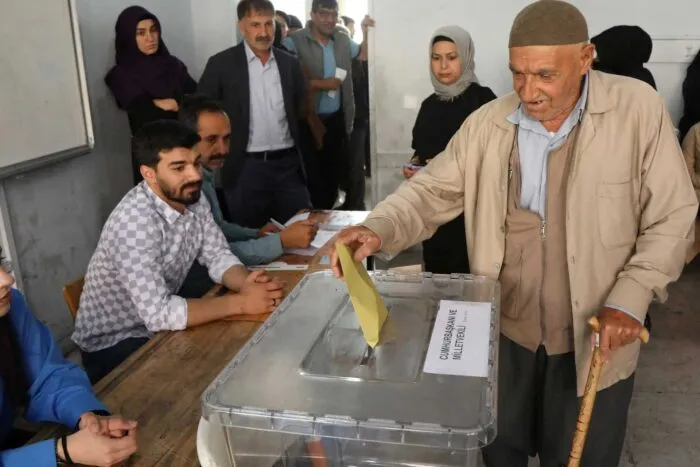 2023-05-14T110725Z_1472236360_RC28Y0ABGMHY_RTRMADP_3_TURKEY-ELECTION-1684167085.jpg