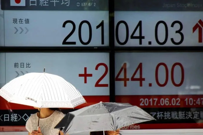 2023-05-19T004431Z_439487567_RC2B11AYJIMZ_RTRMADP_3_JAPAN-STOCKS-NIKKEI-1685336720.jpg