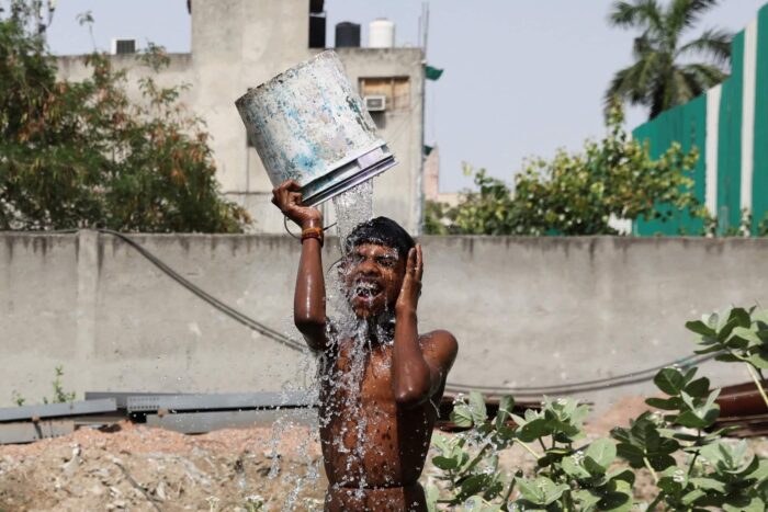 Valurile de căldură din India îi afectează pe cei mai vulnerabili 2023 05 22T114310Z 820853283 RC2L31AQXRM3 RTRMADP 3 INDIA WEATHER HEATWAVE 1685393912