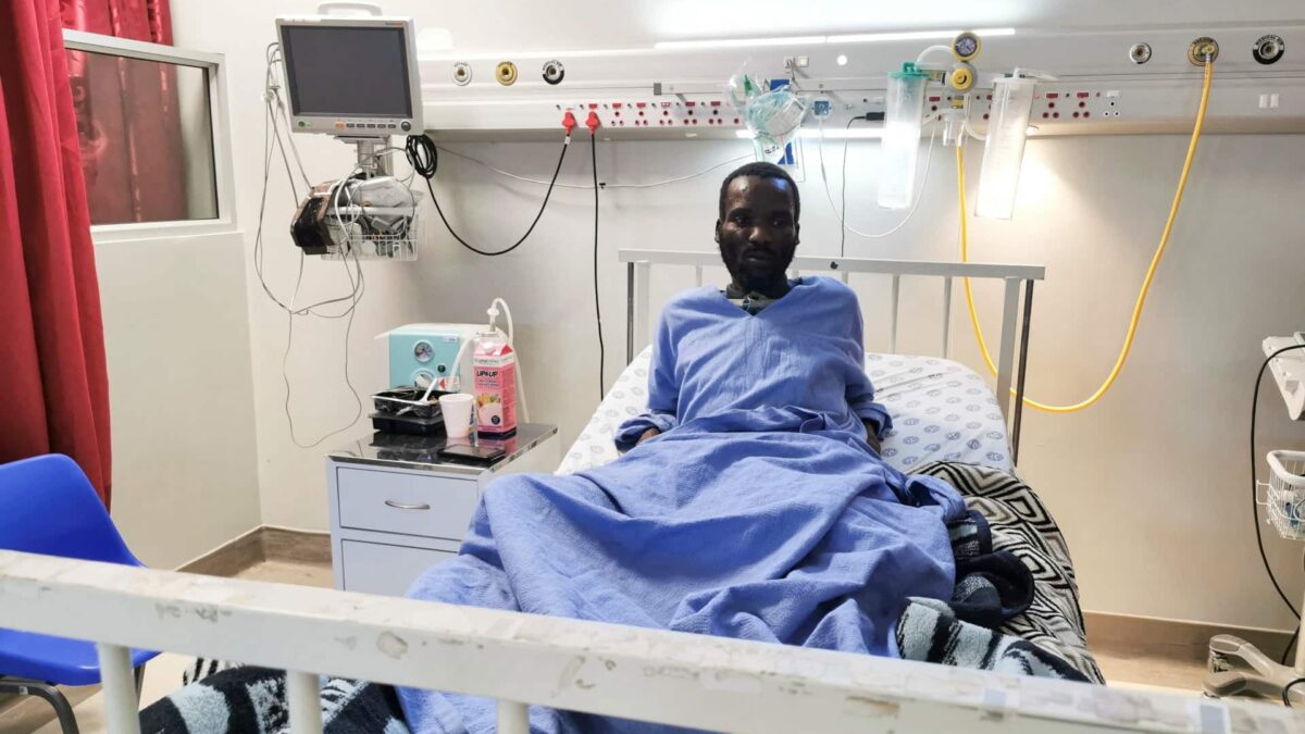 Sud-africanii dau vina pe guvern pentru că focarul de holeră ucide 15 2023 05 22T161302Z 273610643 RC2R31A0UQQ9 RTRMADP 3 HEALTH CHOLERA SAFRICA 1684924146
