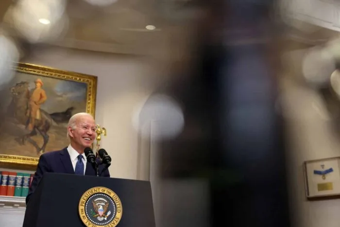 2023-05-28T225451Z_1216463083_RC2Y71A75Q2V_RTRMADP_3_USA-BIDEN-1685325069.jpg