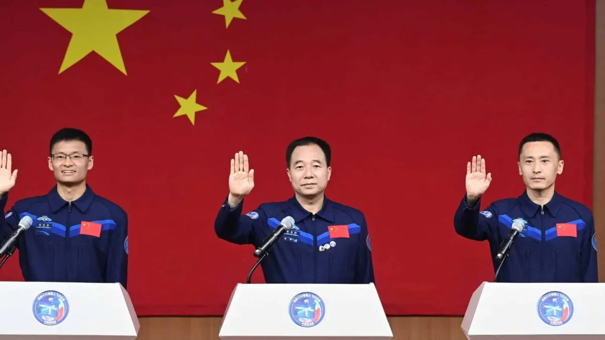 2023-05-29T034333Z_572395397_RC2281AAGHJQ_RTRMADP_3_SPACE-EXPLORATION-CHINA-SHENZHOU-1685332120.jpg