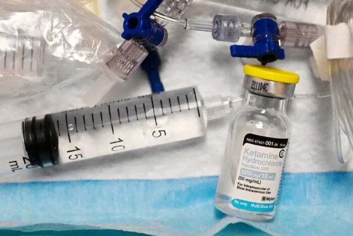 24KETAMINE-VS-ECT1-facebookJumbo.jpg
