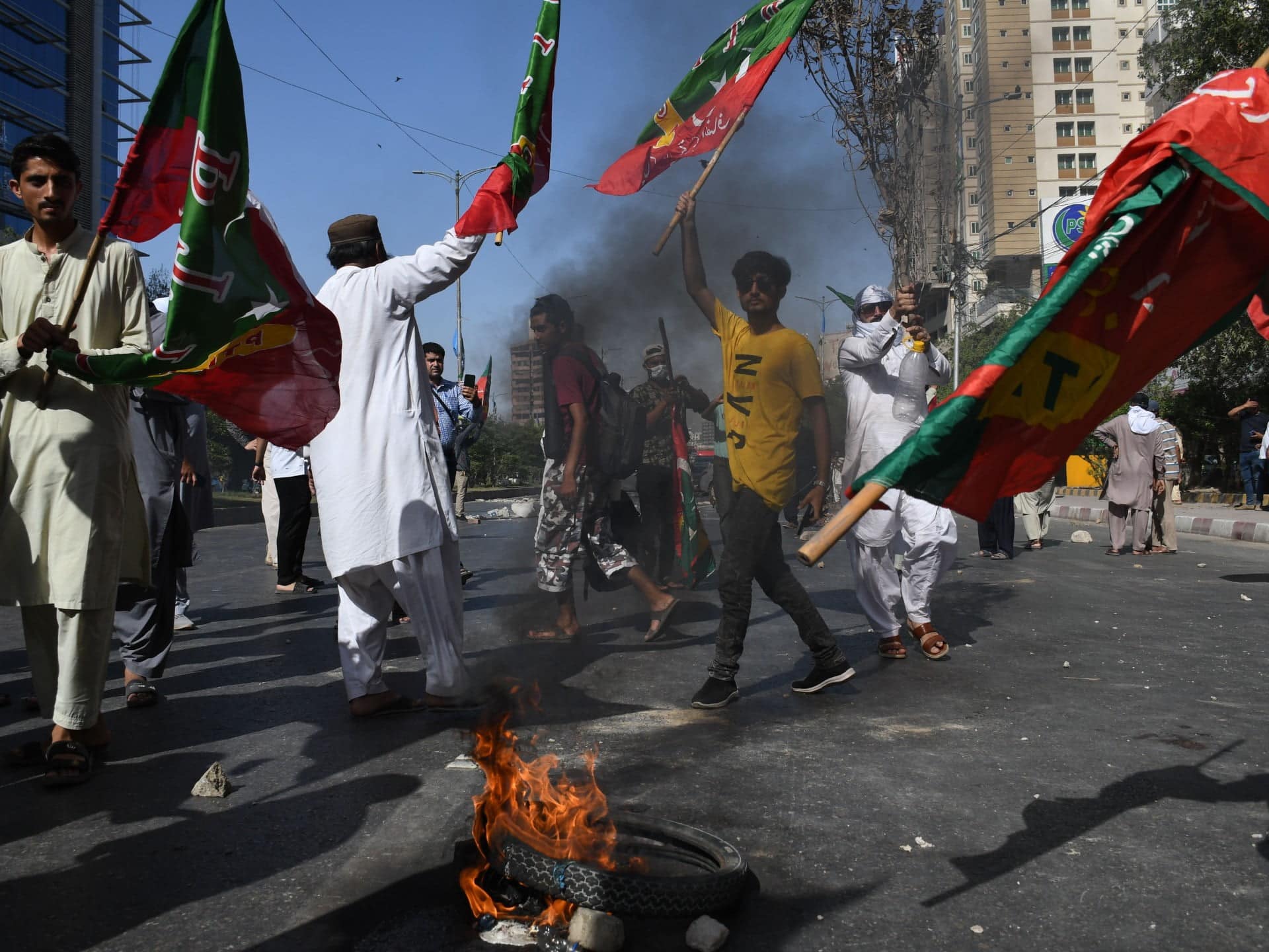 În Pakistan, izbucnesc proteste după arestarea lui Imran Khan