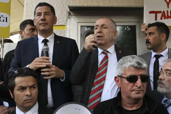 AA-20230513-31128363-31128348-ATA_ITTIFAKI_CUMHURBASKANI_ADAYI_OGAN_BAHCELIEVLERDE_HALKA_SESLENDI-1685105743.jpg