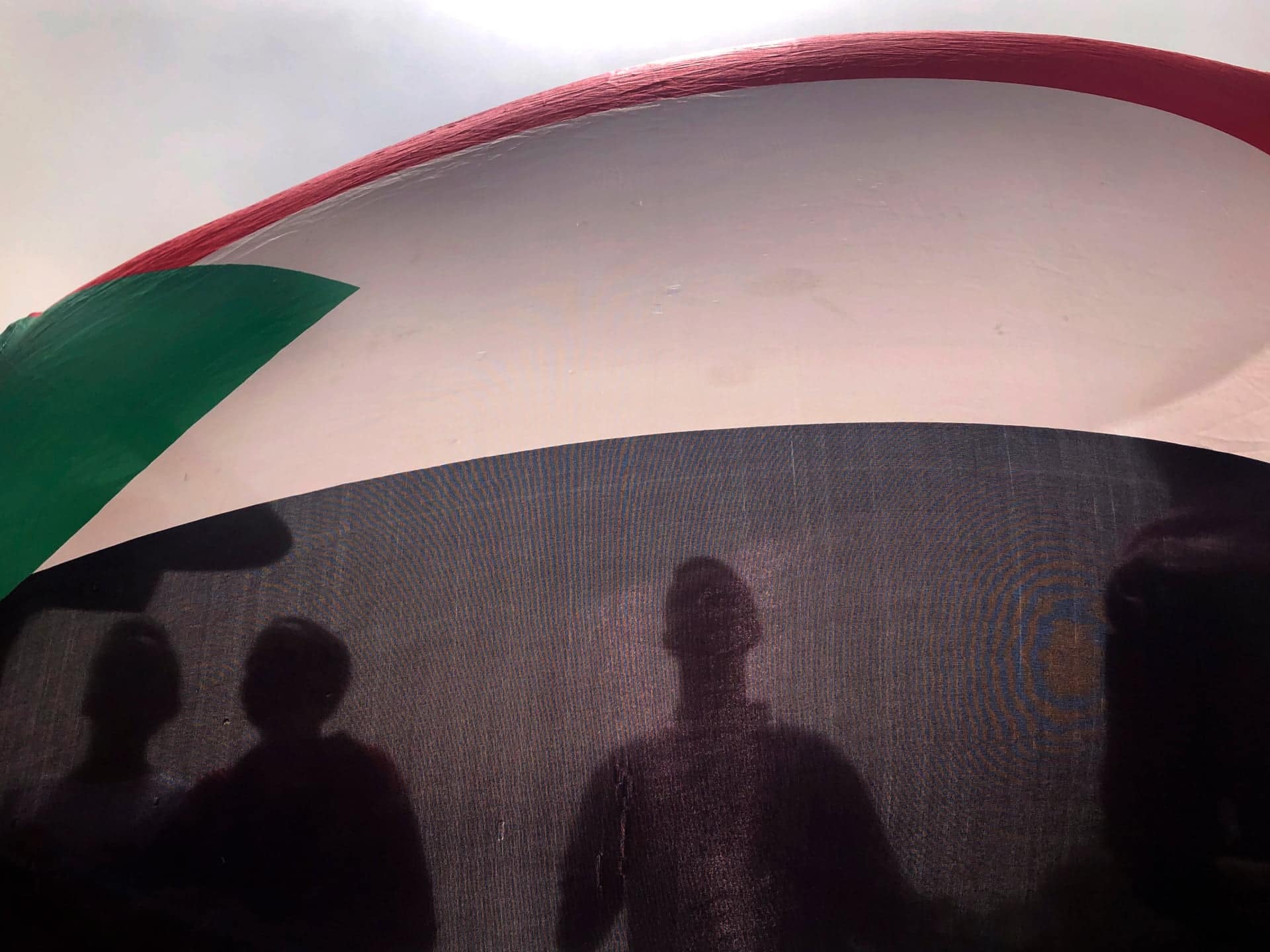 Trei activiști pro-democrație au fost arestați în Sudan