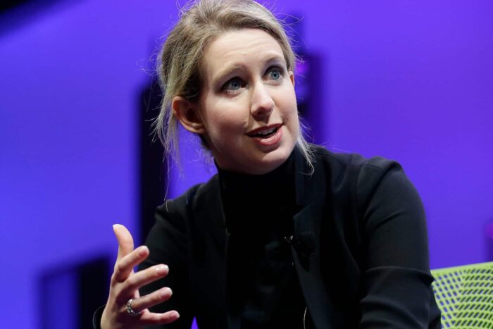 Fondatorul Theranos Elizabeth Holmes se va prezenta la închisoare AP23146694950140 1685458920