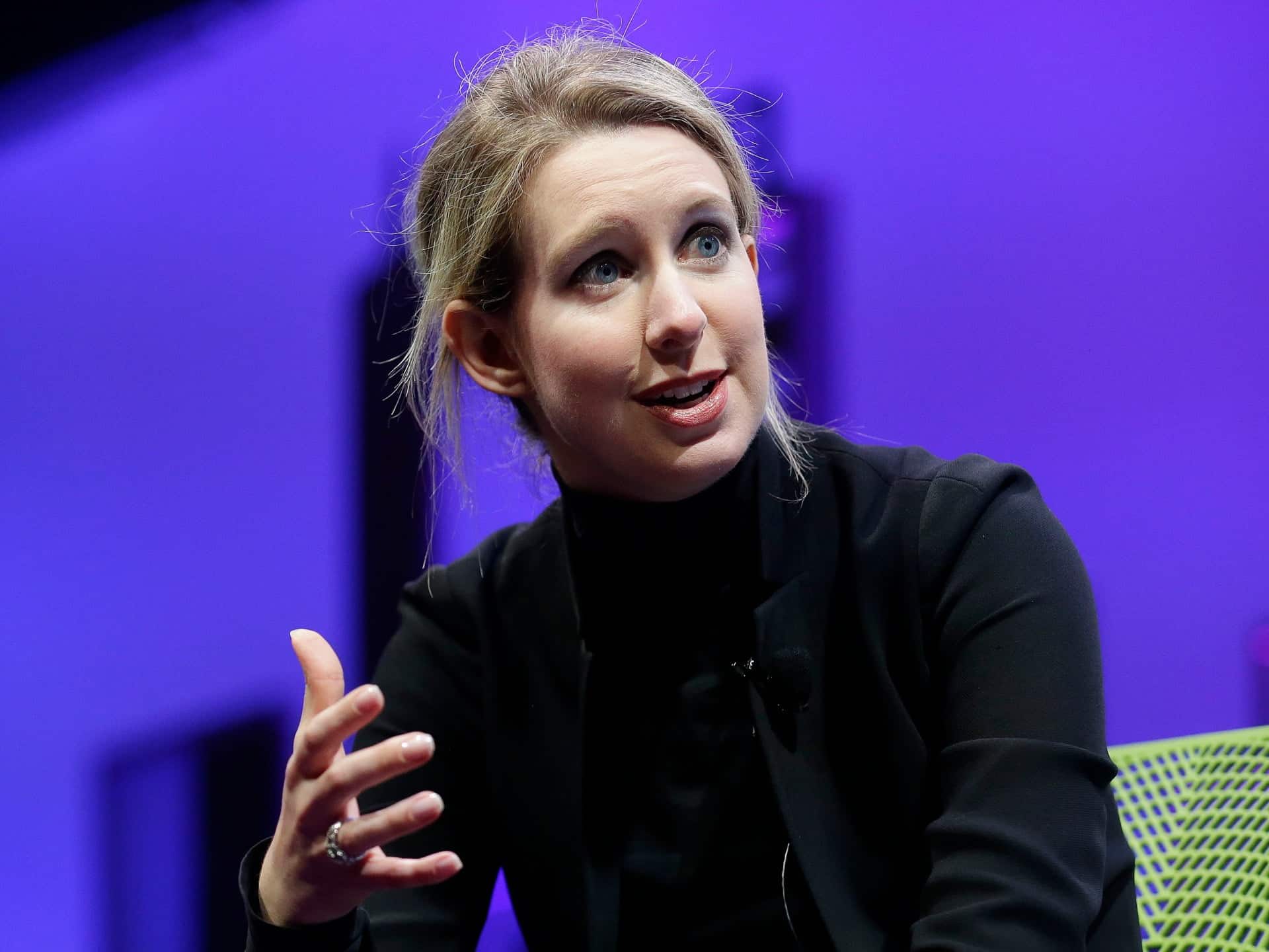Fondatorul Theranos Elizabeth Holmes se va prezenta la închisoare