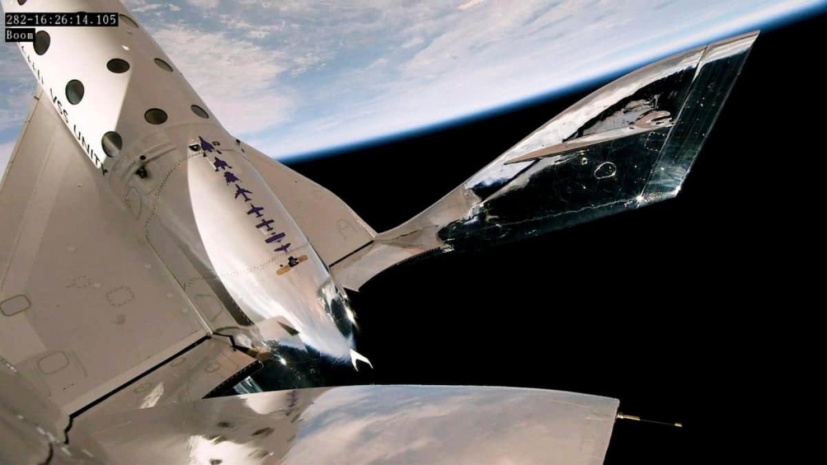 Zborul de testare final al Virgin Galactic deschide calea pentru clienții plătitori