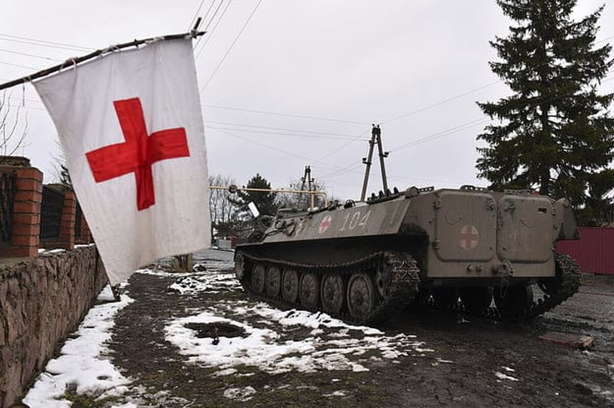 Un chirurg ucrainean operează soldați ruși răniți