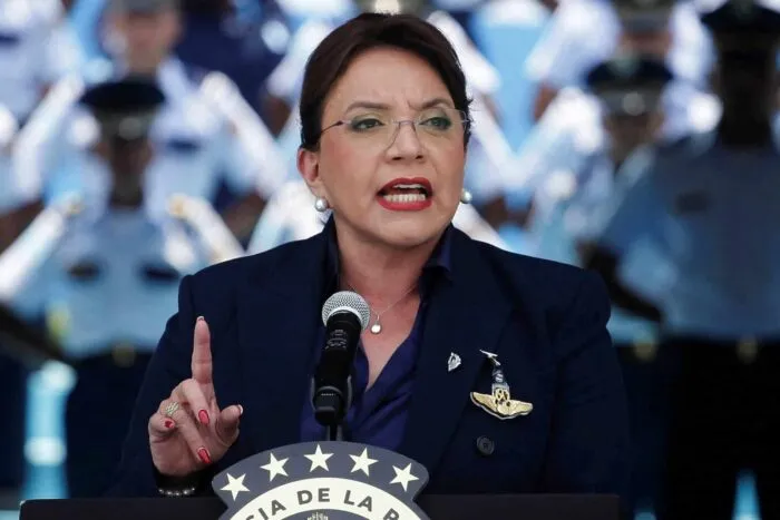 2023-04-21T191644Z_1860157256_RC2ZI0AHQFNK_RTRMADP_3_HONDURAS-POLITICS-1683912837.jpg