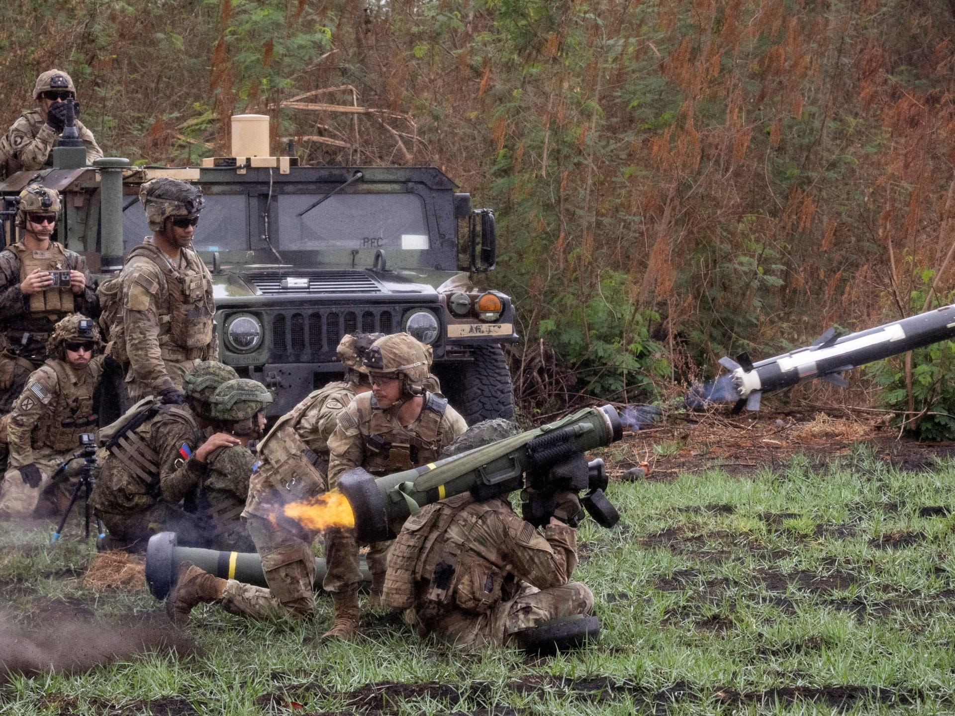 SUA, Filipine, Japonia se pregătesc să organizeze primele exerciții navale comune