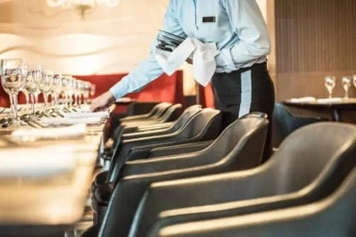 Ce-salarii-pot-castiga-romanii-in-HoReCa-turism-si-retail.jpg