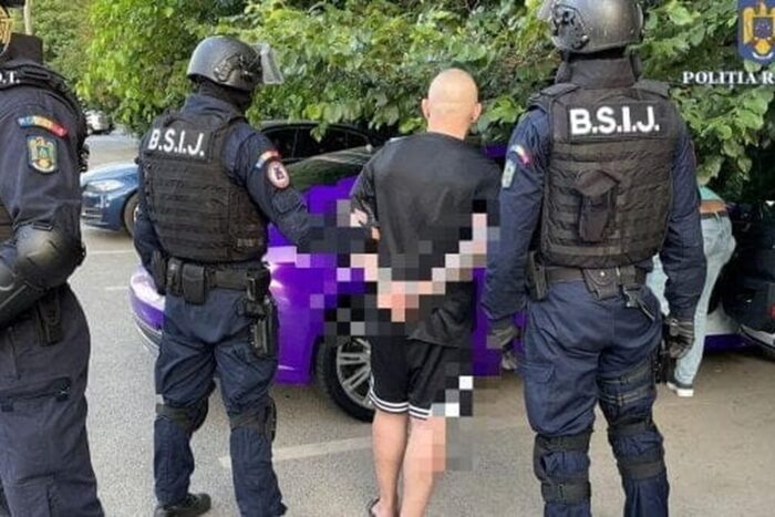 Într-o acţiune a DIICOT, Vlad Obu a încătuşat în trafic de mascaţi Vlad Obu incatusat in trafic de mascati intr o actiune DIICOT