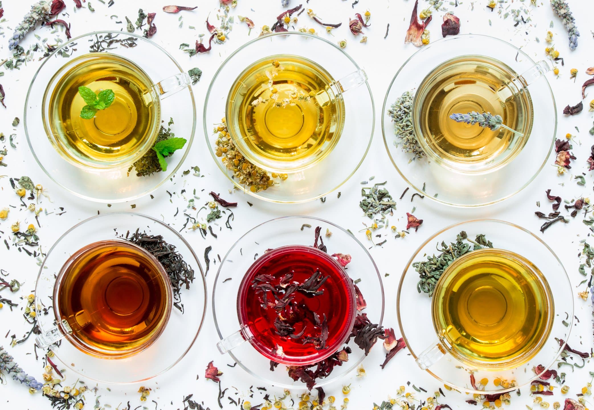 Ceaiul verde sau ceaiul negru și când ar trebui să le consumăm?