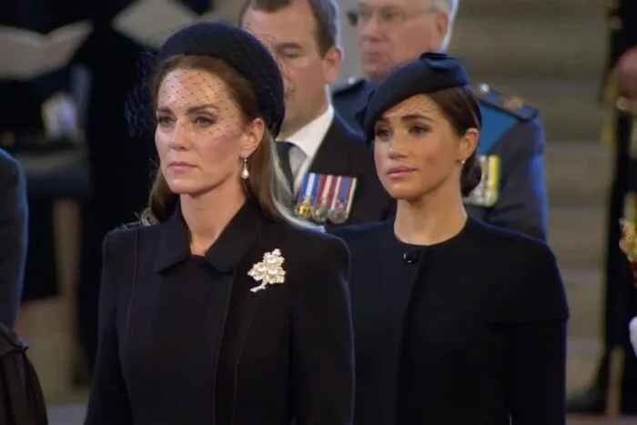 Cum-s-a-razbunat-Kate-Middleton-pe-Meghan-Markle-Fata-nestiuta.jpg