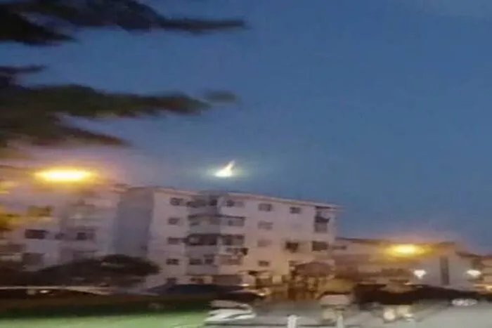 Explozia-meteoritului-deasupra-Romaniei-inregistrata-de-aparate.jpg