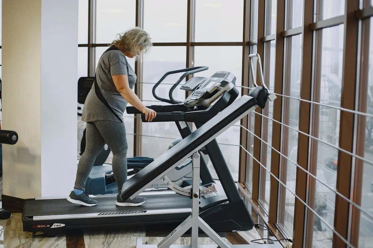 Doresti sa faci sport la tine acasa? Banda de alergat este solutia!