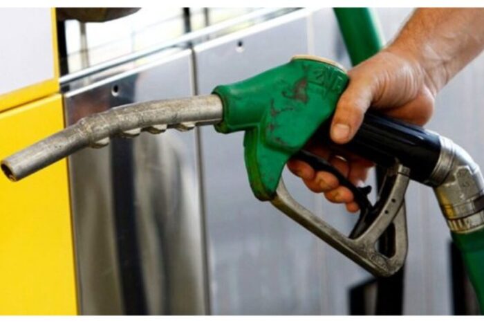 Cat-costa-un-litru-de-benzina-si-motorina-in-Romania.jpg