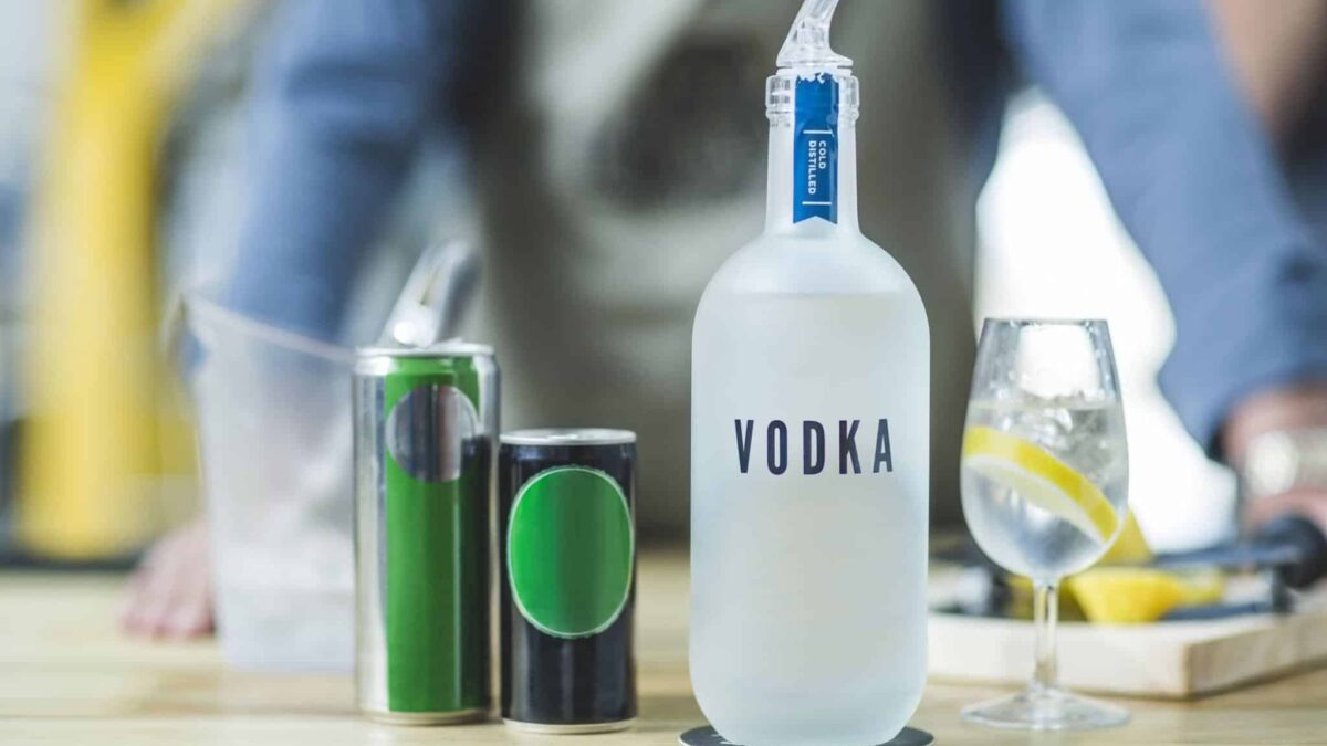 Din ce este făcută vodka? Din ce este facuta vodka Multi romani o consuma dar