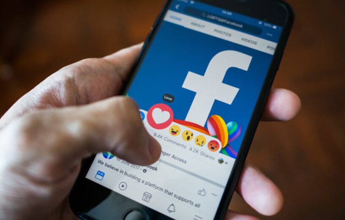 Ce spun oamenii de știință de la Oxford despre efectele Facebook asupra oamenilor?