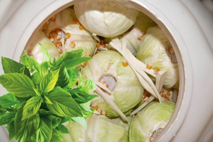 De ce se pune busuioc la varza murata E aur