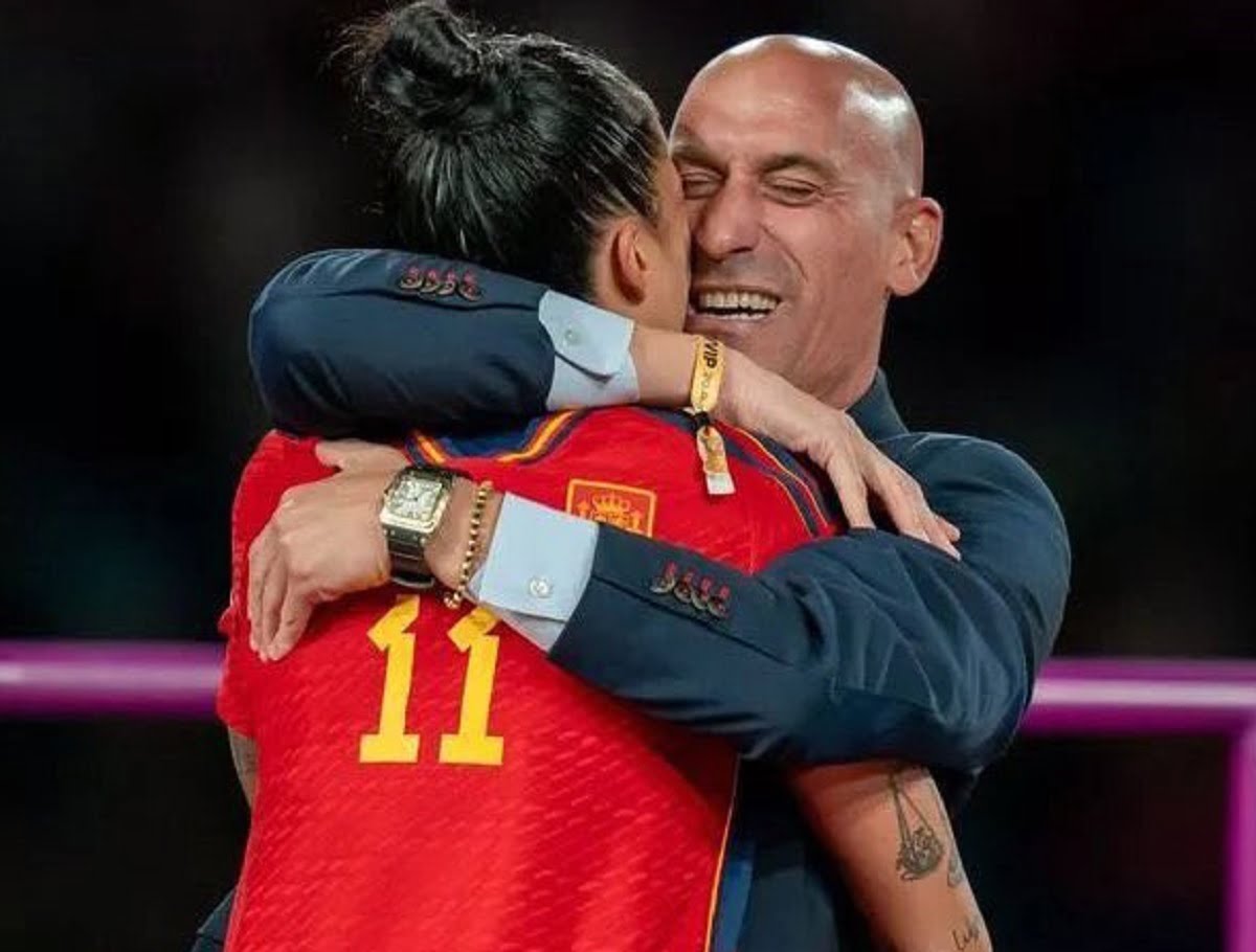 Ce a spus Luis Rubiales după ce și-a anunțat demisia pentru că a sărutat o jucătoare?